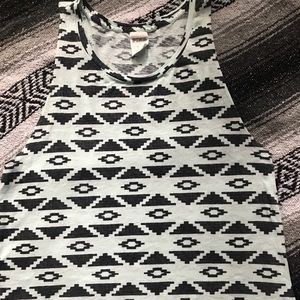 Teal patterned VS Pink Tank